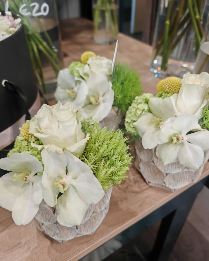 Les créations du week-end sont arrivées  Bouquets de...